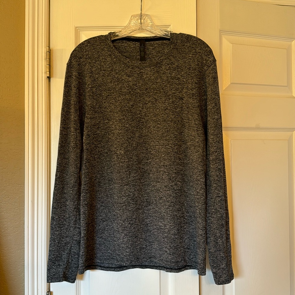 LuluLemon Men’s workout top